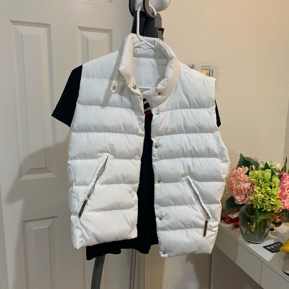 white vest - Picture 2 of 8